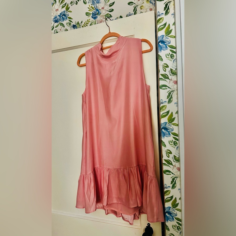 NWT LaRoque Lovely Pink Silk dress, effortlessly chic. Sz L, Check measurements